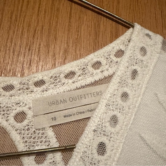 URBAN OUTFITTERS WHITE LACE ROMPER! - Picture 2 of 6